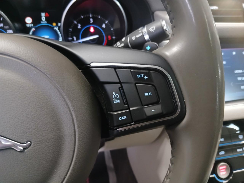 Photo 22 de l'offre de JAGUAR XF  2.0 D 180 Prestige BVA  à 15990€ chez MKP Distribution