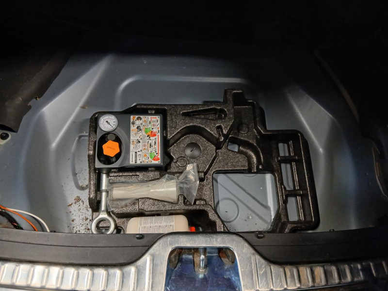 Photo 16 de l'offre de VOLVO XC60  D5 AWD 2.4 220 Summum Geartronic  à 22990€ chez MKP Distribution