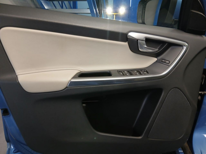 Photo 44 de l'offre de VOLVO XC60  D5 AWD 2.4 220 Summum Geartronic  à 22990€ chez MKP Distribution