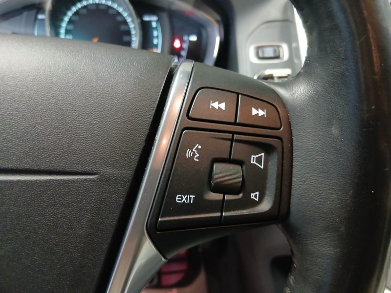 Photo 20 de l'offre de VOLVO XC60  D5 AWD 2.4 220 Summum Geartronic  à 22990€ chez MKP Distribution