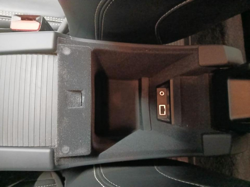 Photo 36 de l'offre de VOLVO XC60  D5 AWD 2.4 220 Summum Geartronic  à 22990€ chez MKP Distribution