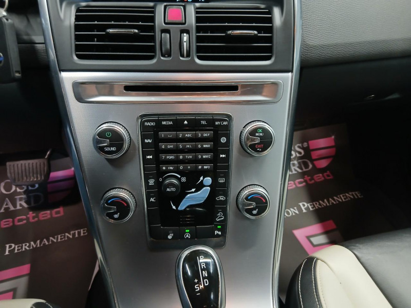 Photo 35 de l'offre de VOLVO XC60  D5 AWD 2.4 220 Summum Geartronic  à 22990€ chez MKP Distribution