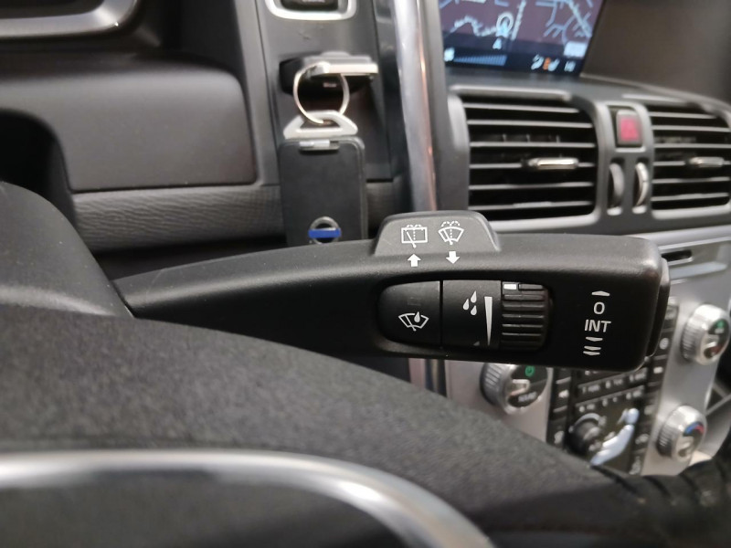 Photo 22 de l'offre de VOLVO XC60  D5 AWD 2.4 220 Summum Geartronic  à 22990€ chez MKP Distribution