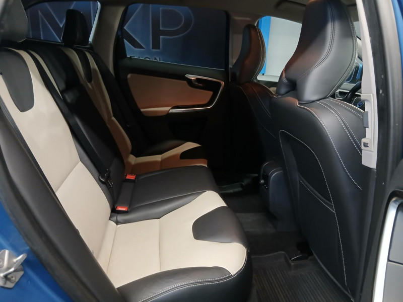 Photo 12 de l'offre de VOLVO XC60  D5 AWD 2.4 220 Summum Geartronic  à 22990€ chez MKP Distribution