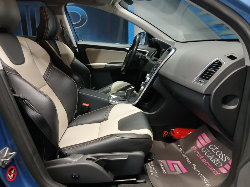 Photo 10 de l'offre de VOLVO XC60  D5 AWD 2.4 220 Summum Geartronic  à 22990€ chez MKP Distribution