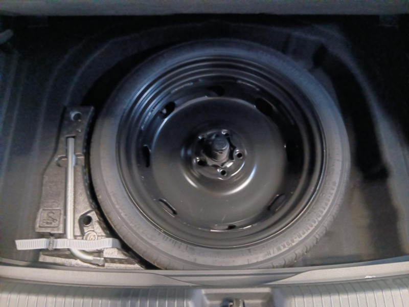 Photo 16 de l'offre de VOLKSWAGEN GOLF 2.0 TDI Life Plus 116 BVM6 - TVA à 25990€ chez MKP Distribution