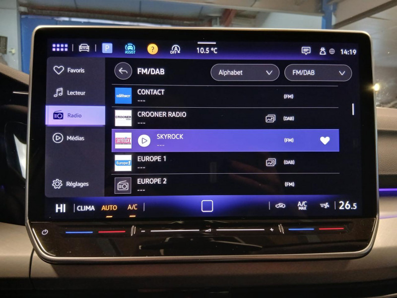 Photo 24 de l'offre de VOLKSWAGEN GOLF 2.0 TDI Life Plus 116 BVM6 - TVA à 25990€ chez MKP Distribution