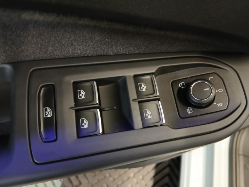 Photo 36 de l'offre de VOLKSWAGEN GOLF 2.0 TDI Life Plus 116 BVM6 - TVA à 25990€ chez MKP Distribution