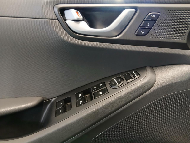 Photo 50 de l'offre de HYUNDAI IONIQ 1.6 Hybrid 141 Executive BVA à 14990€ chez MKP Distribution