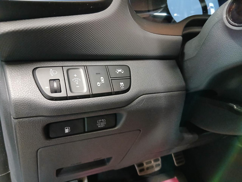 Photo 42 de l'offre de HYUNDAI IONIQ 1.6 Hybrid 141 Executive BVA à 14990€ chez MKP Distribution