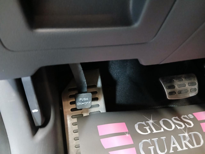 Photo 33 de l'offre de HYUNDAI IONIQ 1.6 Hybrid 141 Executive BVA à 14990€ chez MKP Distribution