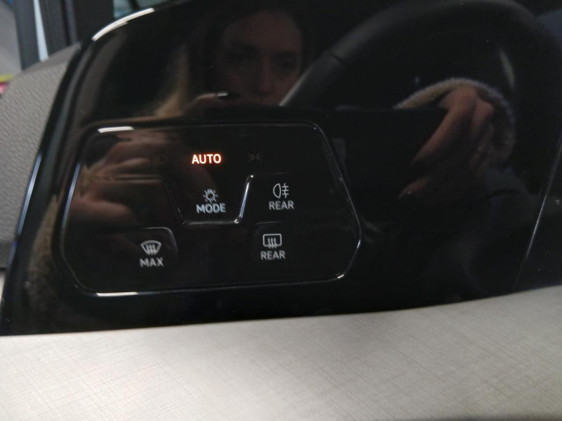 Photo 23 de l'offre de VOLKSWAGEN GOLF 2.0 TDI Life Plus 116 BVM6 - TVA à 25990€ chez MKP Distribution