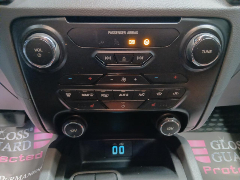 Photo 26 de l'offre de FORD RANGER DOUBLE CABINE  3.2 TDCi 200 WILDTRAK BVA à 29990€ chez MKP Distribution