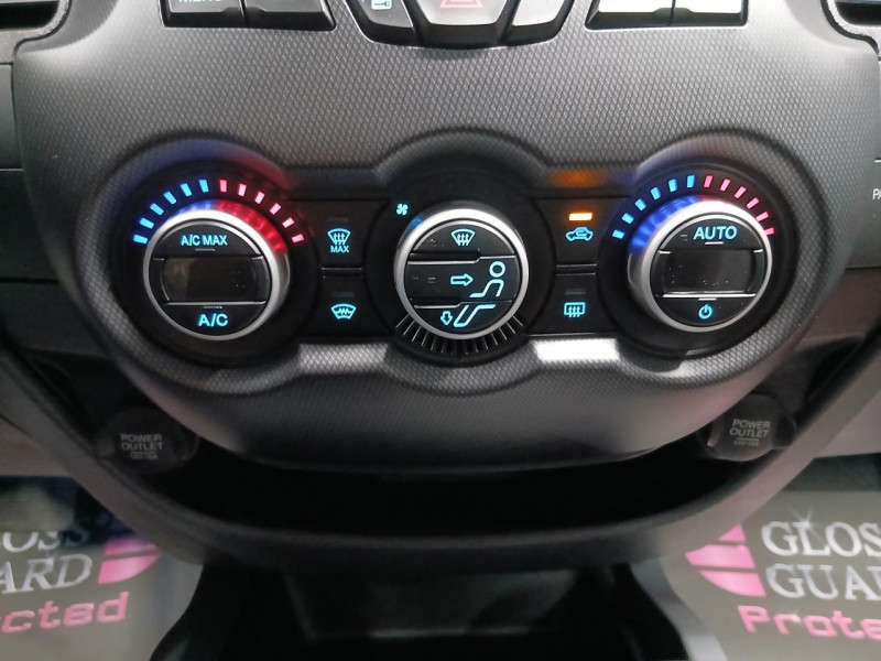 Photo 31 de l'offre de FORD RANGER DOUBLE CABINE  3.2 TDCi 200  WILDTRAK BVA à 29990€ chez MKP Distribution