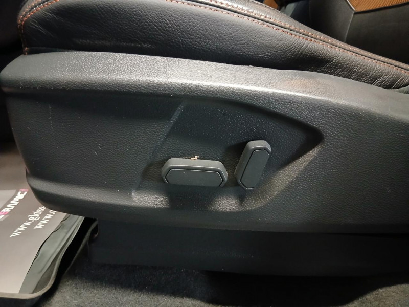 Photo 35 de l'offre de FORD RANGER DOUBLE CABINE  3.2 TDCi 200 WILDTRAK BVA à 29990€ chez MKP Distribution