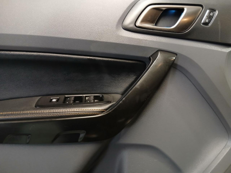 Photo 44 de l'offre de FORD RANGER DOUBLE CABINE  3.2 TDCi 200 WILDTRAK BVA à 29990€ chez MKP Distribution