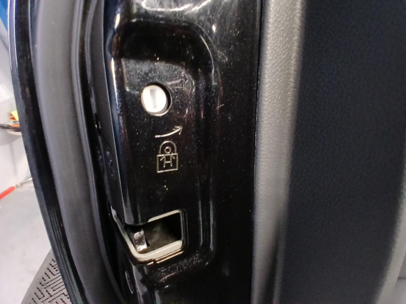 Photo 37 de l'offre de FORD RANGER DOUBLE CABINE  3.2 TDCi 200 WILDTRAK BVA à 29990€ chez MKP Distribution