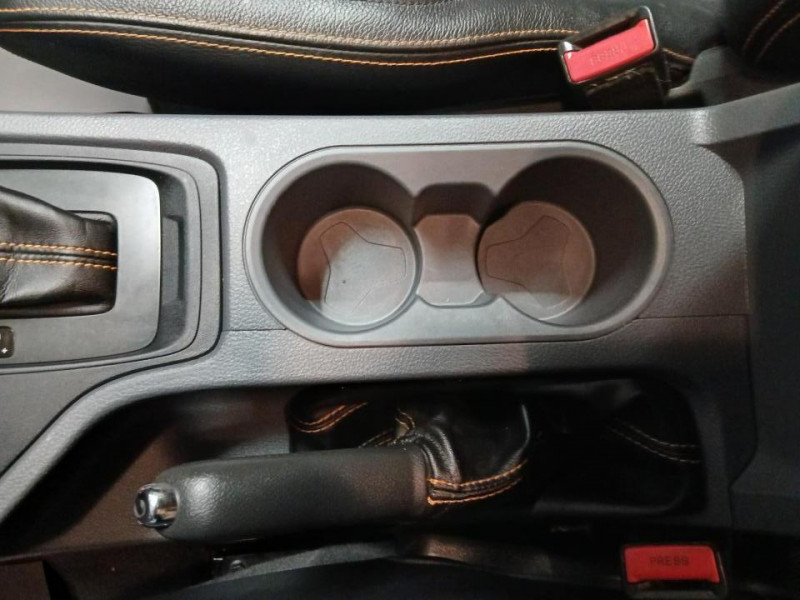 Photo 33 de l'offre de FORD RANGER DOUBLE CABINE  3.2 TDCi 200 WILDTRAK BVA à 29990€ chez MKP Distribution