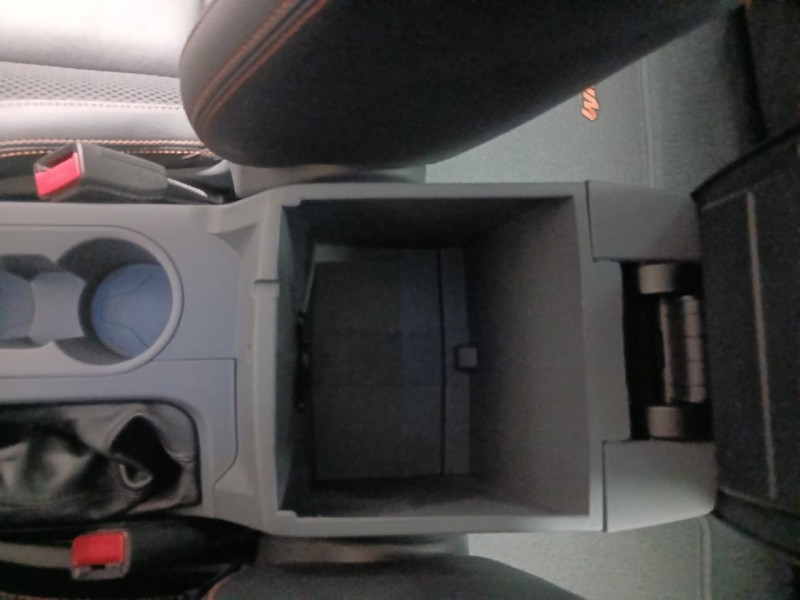 Photo 39 de l'offre de FORD RANGER DOUBLE CABINE  3.2 TDCi 200  WILDTRAK BVA à 29990€ chez MKP Distribution