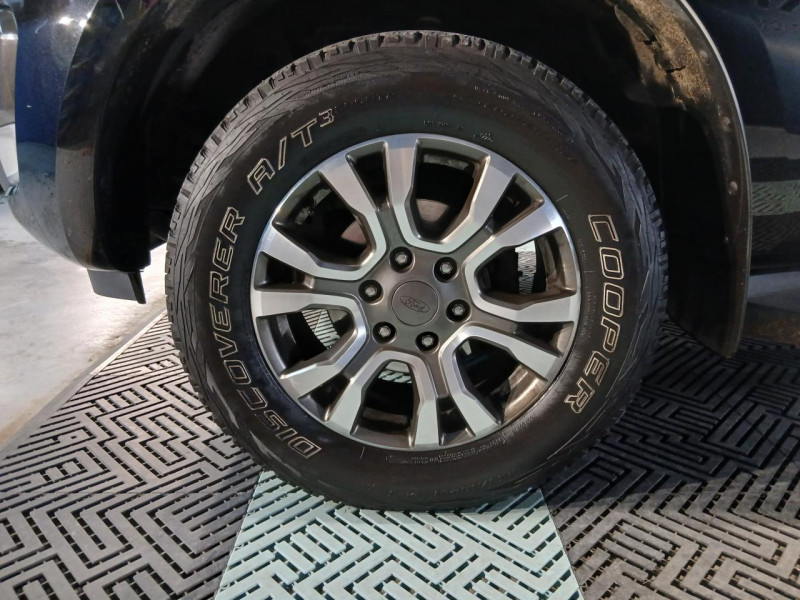Photo 50 de l'offre de FORD RANGER DOUBLE CABINE  3.2 TDCi 200 WILDTRAK BVA à 29990€ chez MKP Distribution