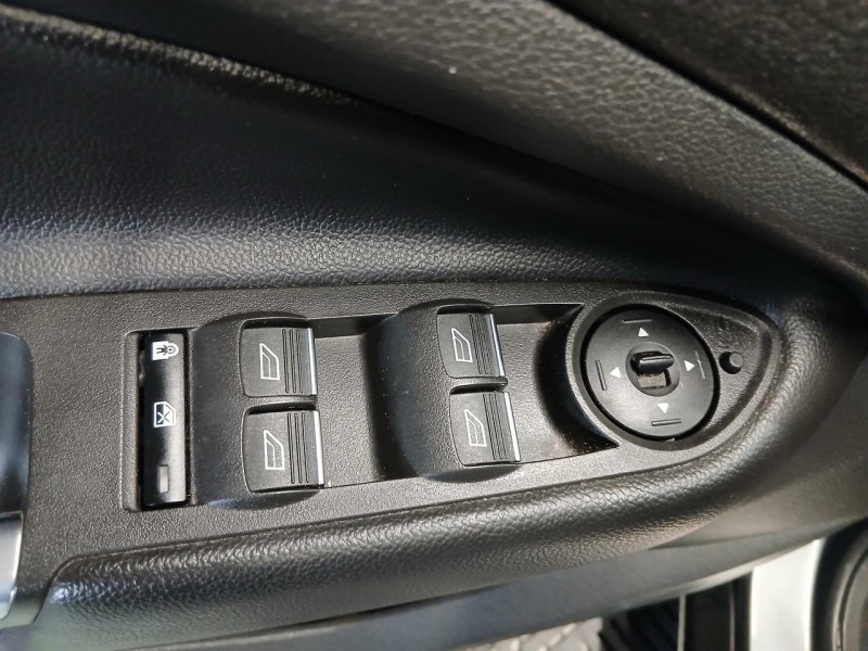 Photo 46 de l'offre de FORD KUGA 2.0 TDCi 180 AWD Titanium BVA à 15990€ chez MKP Distribution