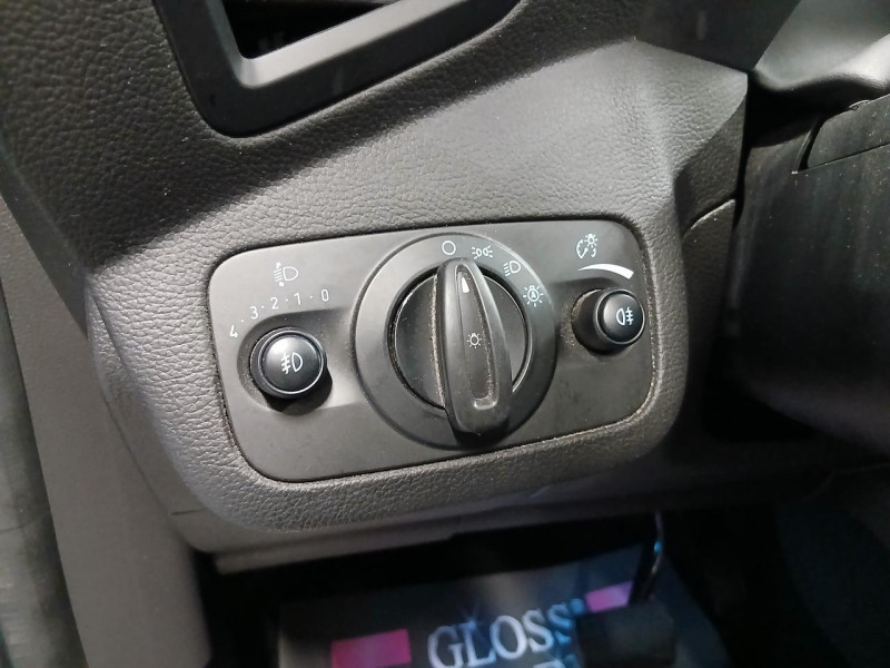 Photo 43 de l'offre de FORD KUGA 2.0 TDCi 180 AWD Titanium BVA à 15990€ chez MKP Distribution