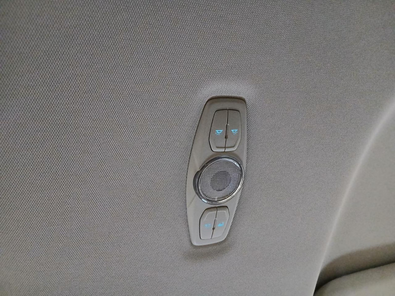 Photo 41 de l'offre de FORD KUGA 2.0 TDCi 180 AWD Titanium BVA à 15990€ chez MKP Distribution