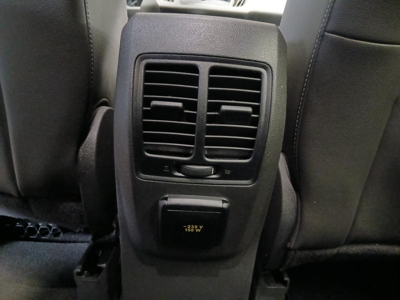 Photo 35 de l'offre de FORD KUGA 2.0 TDCi 180 AWD Titanium BVA à 15990€ chez MKP Distribution