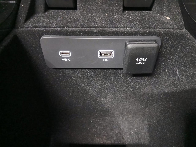 Photo 50 de l'offre de LAND-ROVER RANGE ROVER VELAR  2.0  P400E 404 PHEV  SE à 38990€ chez MKP Distribution