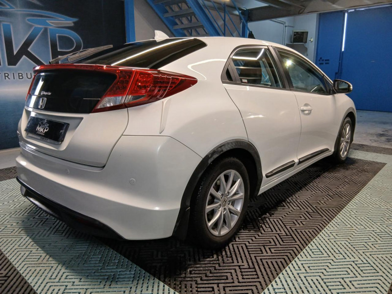 Photo 5 de l'offre de HONDA CIVIC  1.4 i-VTEC 100 COMFORT BVM à 11990€ chez MKP Distribution
