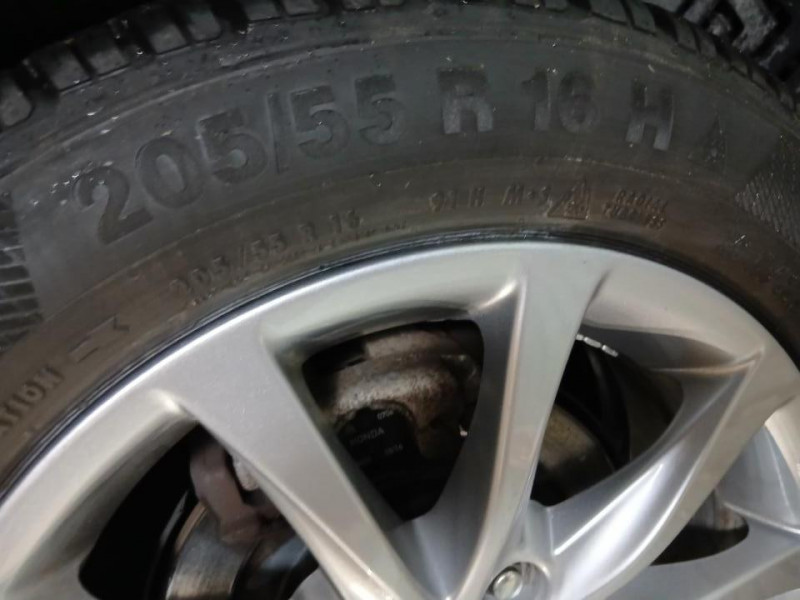 Photo 42 de l'offre de HONDA CIVIC  1.4 i-VTEC 100 COMFORT BVM à 11990€ chez MKP Distribution