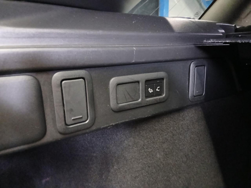 Photo 38 de l'offre de LAND-ROVER RANGE ROVER VELAR  2.0  P400E 404 PHEV  SE à 38990€ chez MKP Distribution