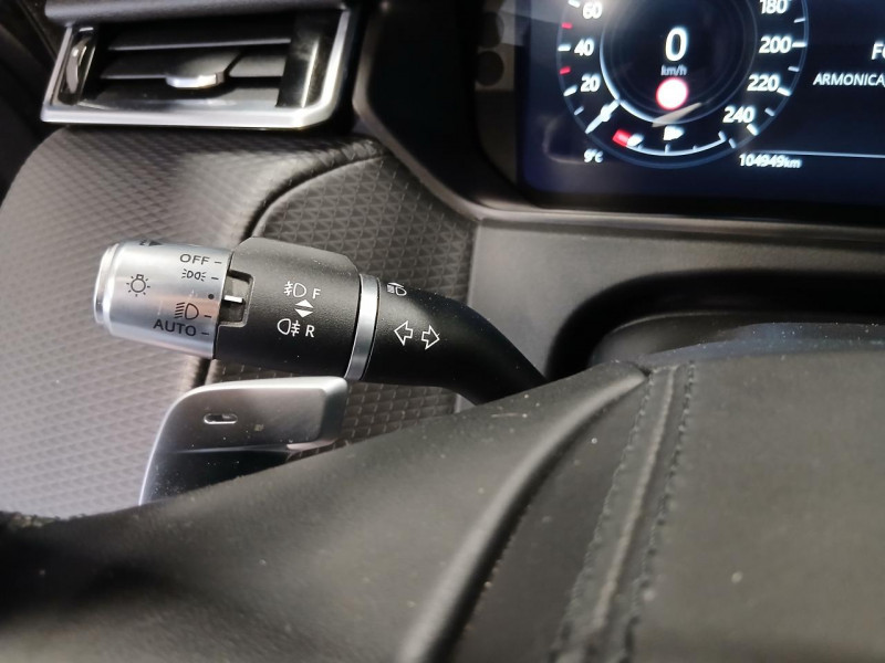 Photo 21 de l'offre de LAND-ROVER RANGE ROVER VELAR  2.0  P400E 404 PHEV  SE à 38990€ chez MKP Distribution