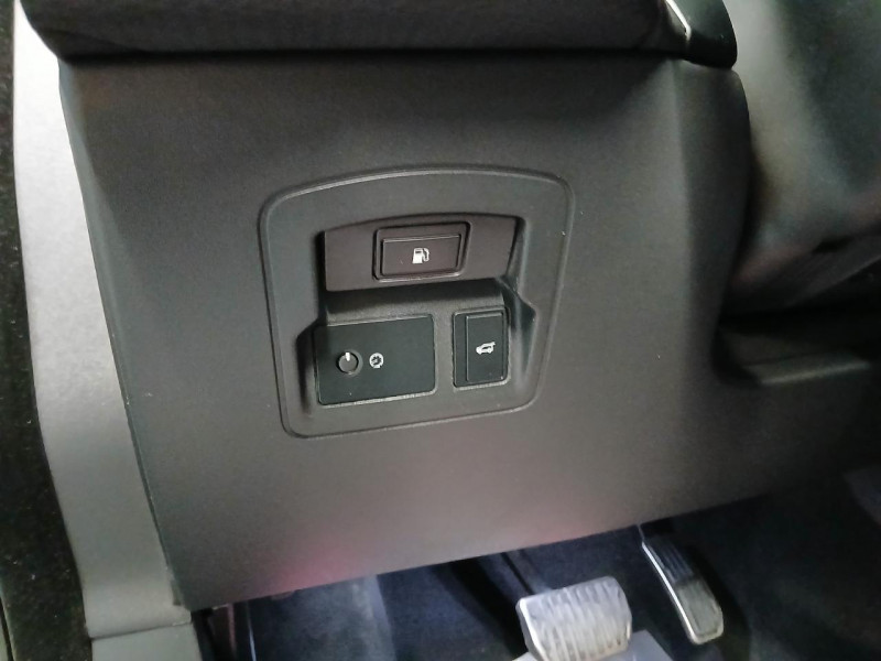 Photo 36 de l'offre de LAND-ROVER RANGE ROVER VELAR  2.0  P400E 404 PHEV  SE à 38990€ chez MKP Distribution