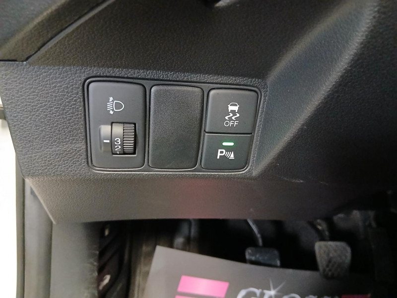 Photo 22 de l'offre de HONDA CIVIC  1.4 i-VTEC 100 COMFORT BVM à 11990€ chez MKP Distribution