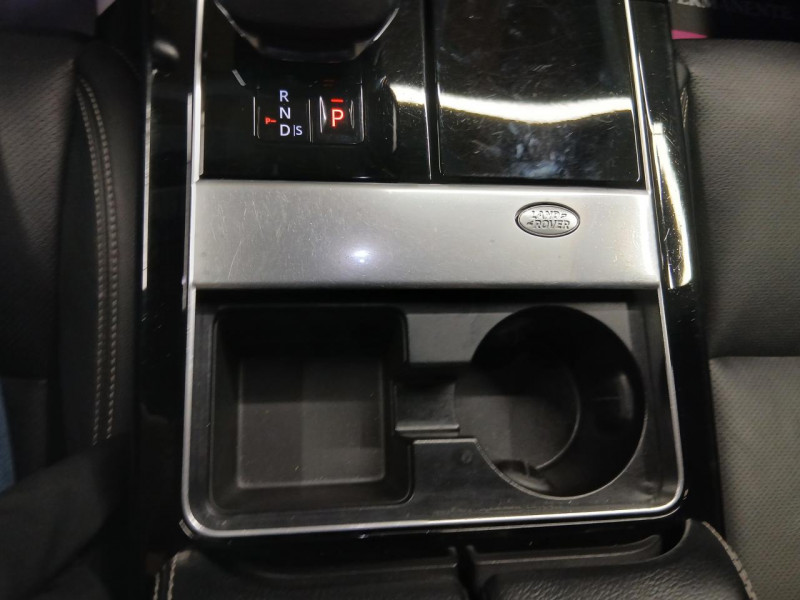 Photo 34 de l'offre de LAND-ROVER RANGE ROVER VELAR  2.0  P400E 404 PHEV  SE à 38990€ chez MKP Distribution