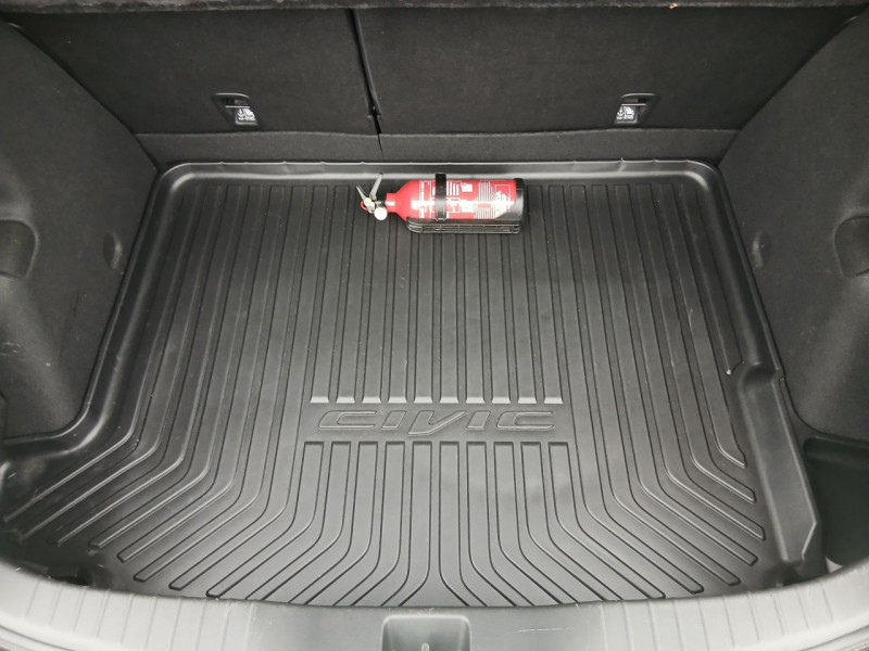 Photo 9 de l'offre de HONDA CIVIC  1.4 i-VTEC 100 COMFORT BVM à 11990€ chez MKP Distribution