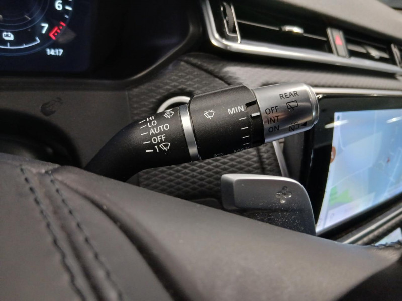 Photo 22 de l'offre de LAND-ROVER RANGE ROVER VELAR  2.0  P400E 404 PHEV  SE à 38990€ chez MKP Distribution