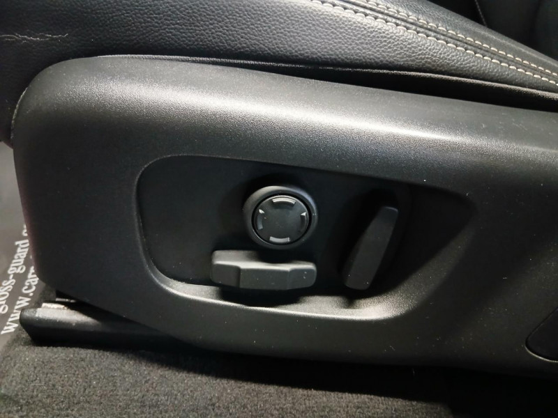 Photo 46 de l'offre de LAND-ROVER RANGE ROVER VELAR  2.0  P400E 404 PHEV  SE à 38990€ chez MKP Distribution