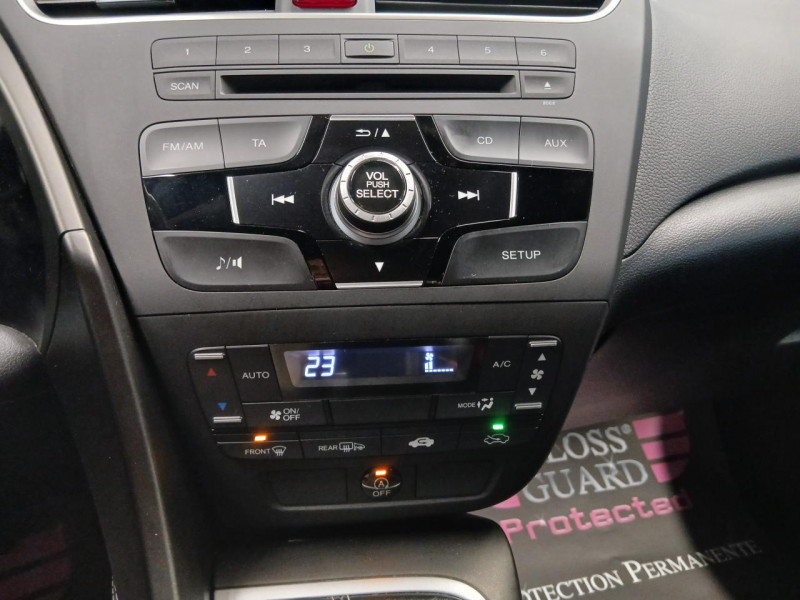 Photo 28 de l'offre de HONDA CIVIC  1.4 i-VTEC 100 COMFORT BVM à 11990€ chez MKP Distribution