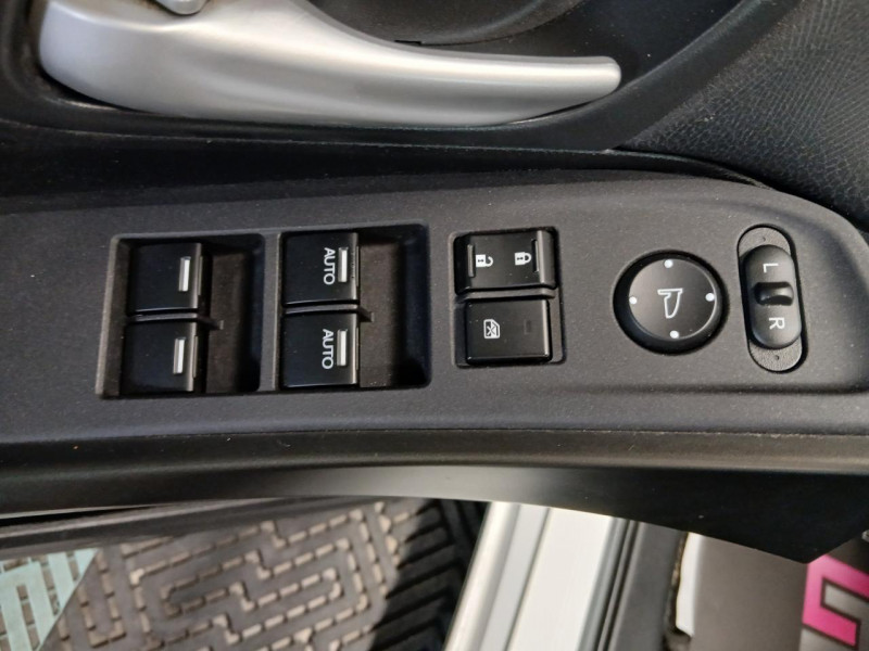 Photo 34 de l'offre de HONDA CIVIC  1.4 i-VTEC 100 COMFORT BVM à 11990€ chez MKP Distribution