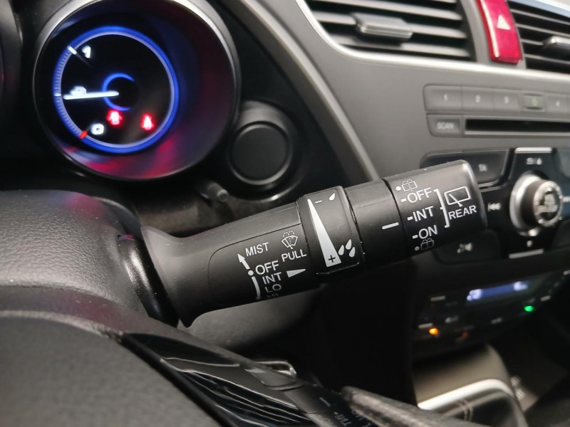 Photo 21 de l'offre de HONDA CIVIC  1.4 i-VTEC 100 COMFORT BVM à 11990€ chez MKP Distribution