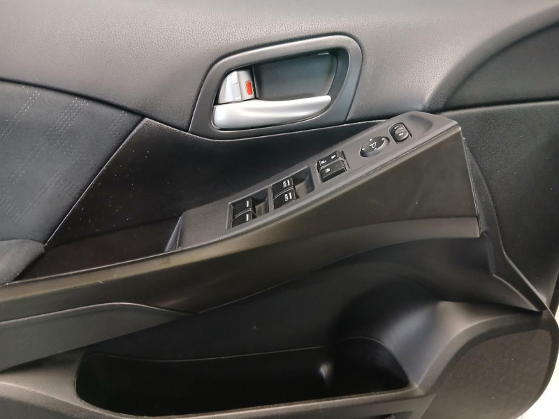 Photo 35 de l'offre de HONDA CIVIC  1.4 i-VTEC 100 COMFORT BVM à 11990€ chez MKP Distribution