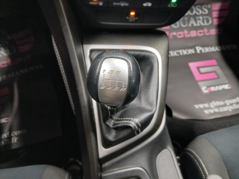 Photo 26 de l'offre de HONDA CIVIC  1.4 i-VTEC 100 COMFORT BVM à 11990€ chez MKP Distribution