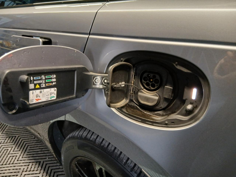 Photo 41 de l'offre de LAND-ROVER RANGE ROVER VELAR  2.0  P400E 404 PHEV  SE à 38990€ chez MKP Distribution