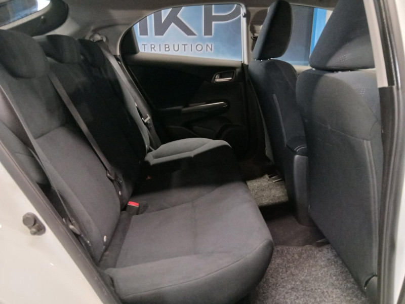 Photo 15 de l'offre de HONDA CIVIC  1.4 i-VTEC 100 COMFORT BVM à 11990€ chez MKP Distribution