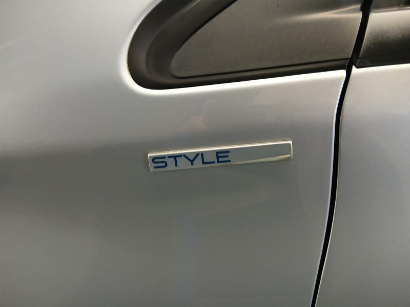 Photo 37 de l'offre de PEUGEOT 208  1.6 HDi 75 BVM5 Style à 9490€ chez MKP Distribution