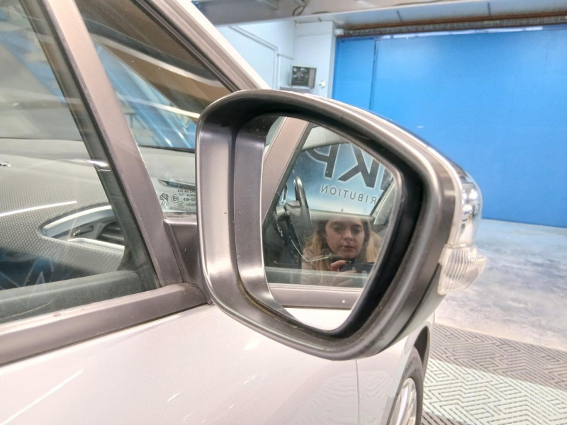 Photo 39 de l'offre de PEUGEOT 208  1.6 HDi 75 BVM5 Style à 9490€ chez MKP Distribution