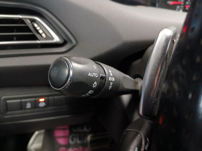 Photo 18 de l'offre de PEUGEOT 308 SW  1.5 HDi 130 GT Line EAT8 à 14990€ chez MKP Distribution