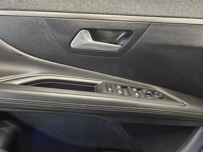 Photo 47 de l'offre de PEUGEOT 3008  1.5 HDi 130 Allure EAT8 à 17490€ chez MKP Distribution